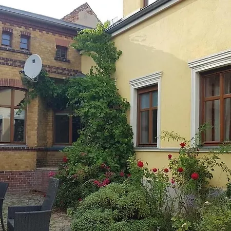 Charming With Easy Access To Berlin Apartment *