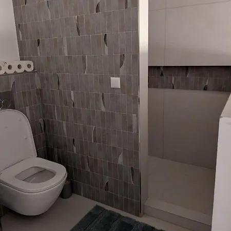 Charming With Easy Access To Berlin Apartment *