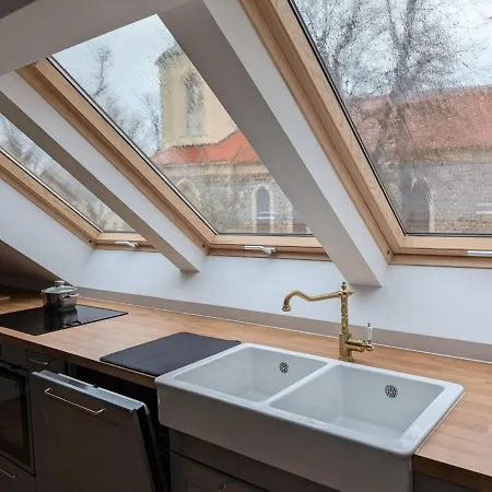 Charming With Easy Access To Berlin Apartment